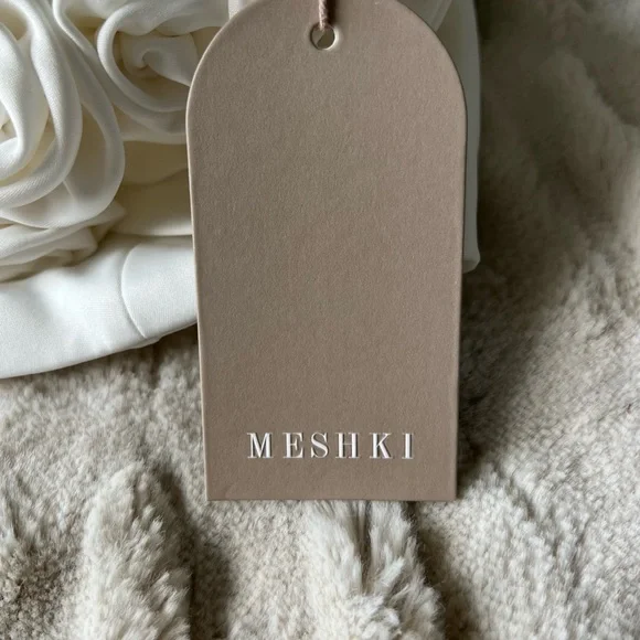 Meshki White Strapless Rose Appliqué Crop Top - Picture 10 of 10